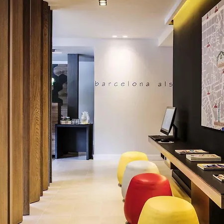 Ibis Styles Barcelona Centre-3